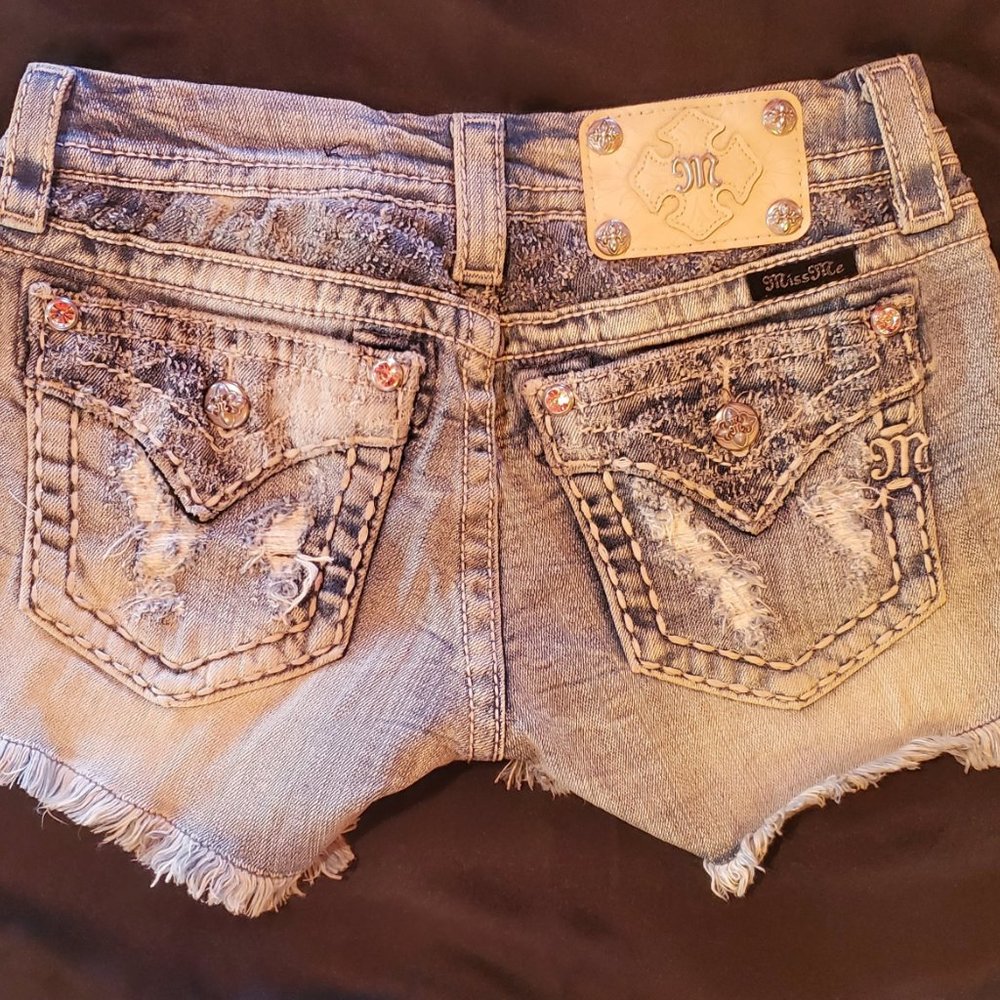 Miss Me Jean Shorts  Size 25 Light Wash